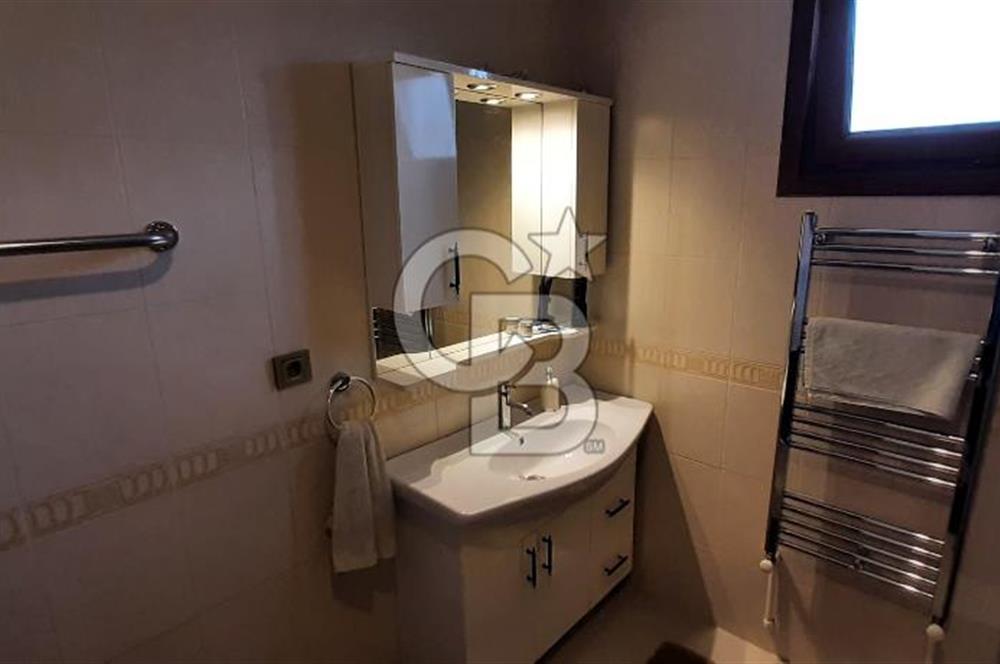 Silivri Altınorak'ta Yüzme Havuzlu Bahçeli Eşyalı Kiralık Villa