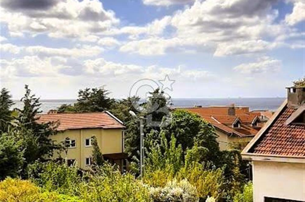 Silivri Altınorak'ta Yüzme Havuzlu Bahçeli Eşyalı Kiralık Villa