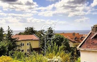 Silivri Altınorak'ta Yüzme Havuzlu Bahçeli Eşyalı Kiralık Villa