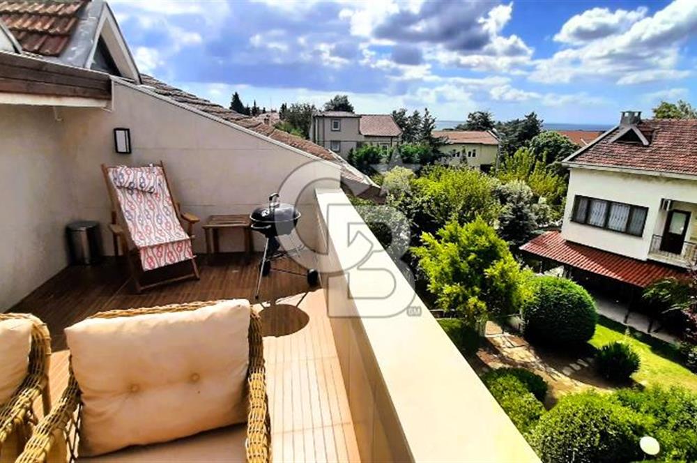 Silivri Altınorak'ta Yüzme Havuzlu Bahçeli Eşyalı Kiralık Villa