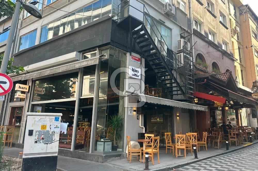 Beşiktaş Ihlamurdere Cad. Köşe Konum Devren Kiralık 3 Katlı Kafe