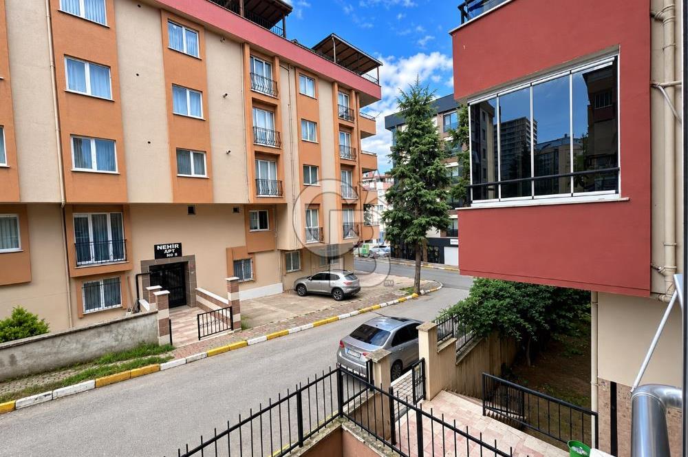 Pendik Ahmet Yesevi' de çok temiz ve Eşyalı 3+1 Satılık Daire