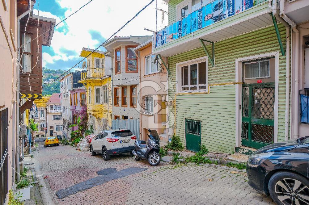 Sarıyer Merkez Teraslı ve Boğaz Manzaralı Satılık Komple Bina