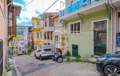 Sarıyer Merkez Teraslı ve Boğaz Manzaralı Satılık Komple Bina