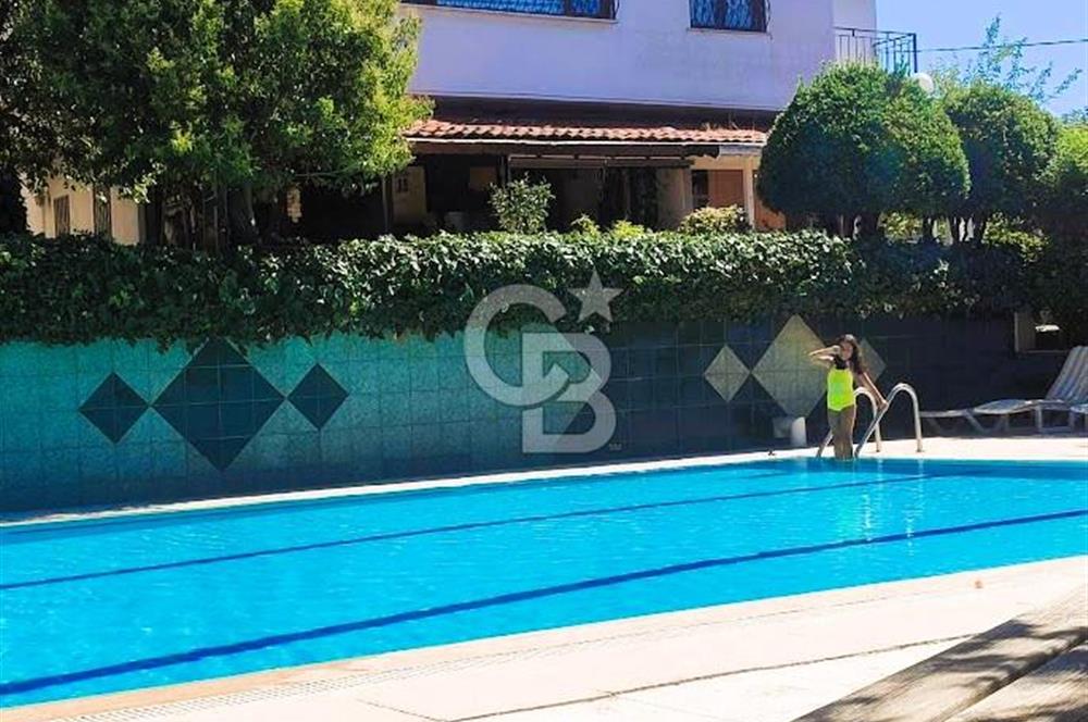 Silivri Altınorak'ta Yüzme Havuzlu Bahçeli Eşyalı Kiralık Villa
