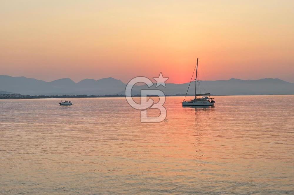 Antalya Finike'de Deniz & Havuz Manzaralı Satılık 2+1 Lüks Daire