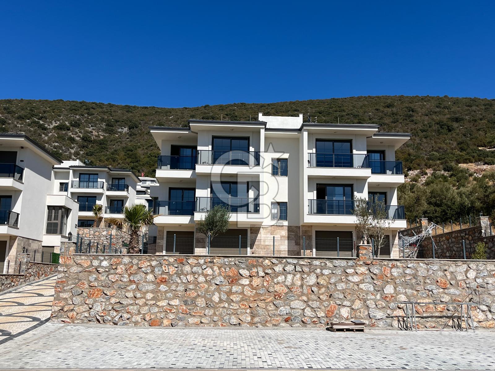 SİTE İÇİ SONSUZ DENİZ DOĞA MANZARALI SATILIK 1+1 DAİRE