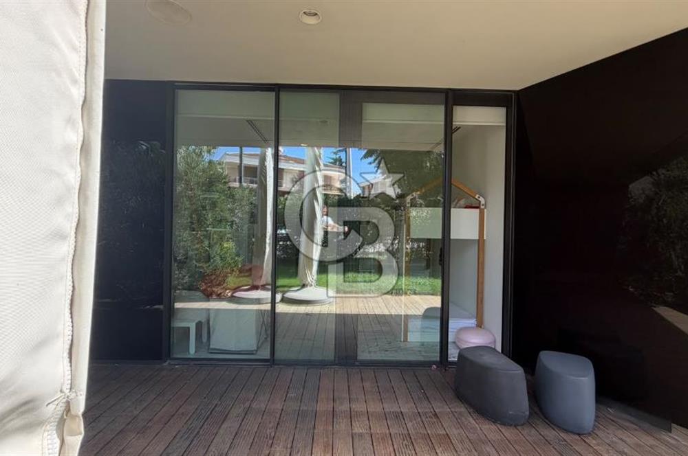 Çeşme Folkart Blu'da Denize Sıfır Bahçeli 3+1 Residence Daire