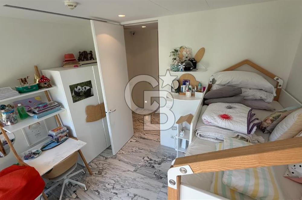 Çeşme Folkart Blu'da Denize Sıfır Bahçeli 3+1 Residence Daire