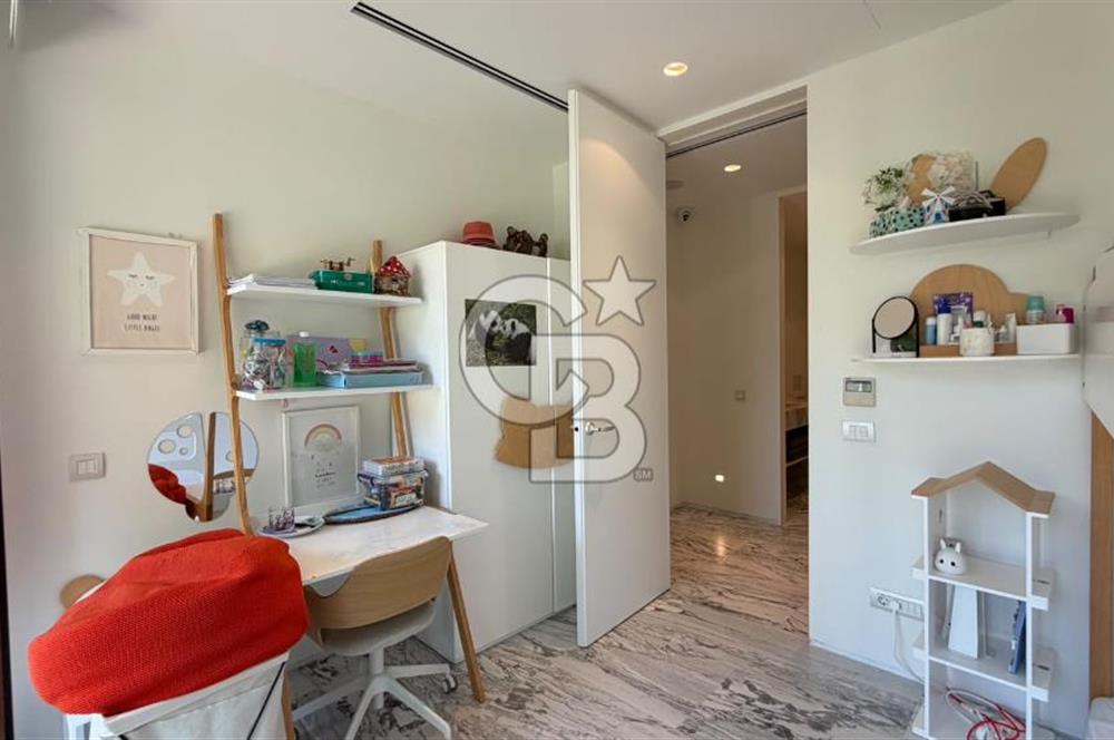 Çeşme Folkart Blu'da Denize Sıfır Bahçeli 3+1 Residence Daire