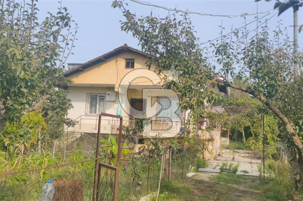Pirireis Mah. 1030 m2 Arsa İçinde bulunan Müstakil Ev