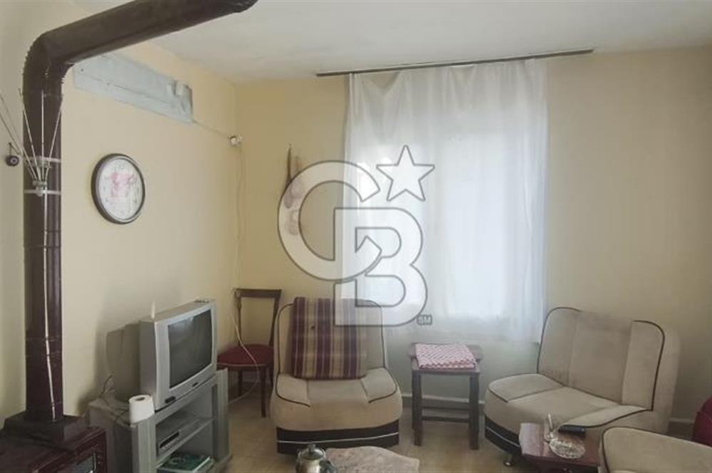 Pirireis Mah. 1030 m2 Arsa İçinde bulunan Müstakil Ev
