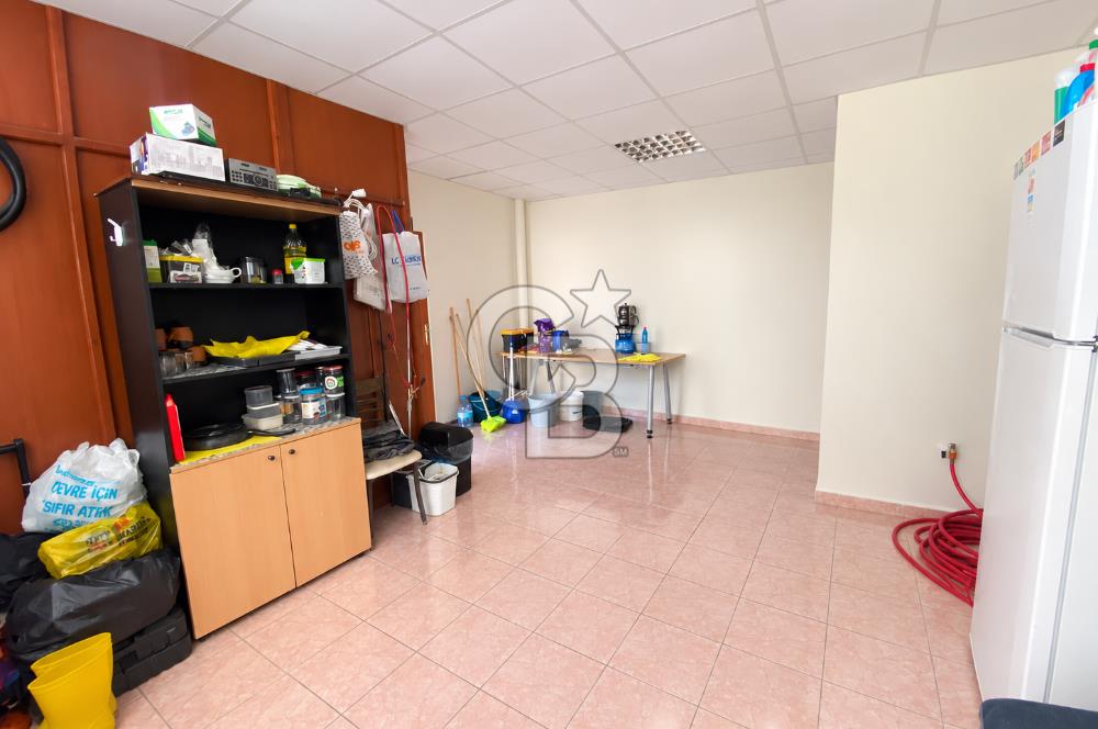 KÖRFEZ'DE ANA CADDEYE CEPHELİ, KÖŞE KONUMDA 4 KATLI KOMPLE BİNA