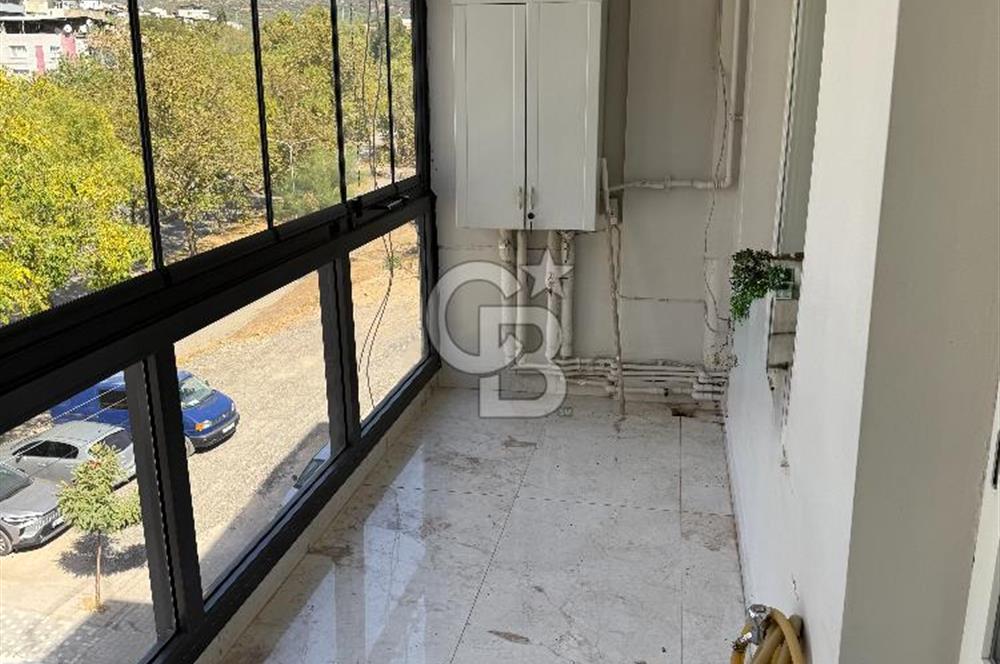 Bornova Ergene Mahallesinde Satılık Geniş 3+1 Daire