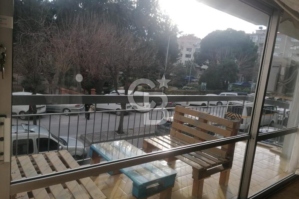 Karşıyaka Bahariye’de Önü Açık, Otoparklı, Çift Balkonlu 3+1 Kiralık Daire