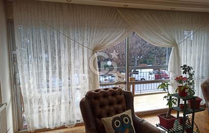 Karşıyaka Bahariye’de Önü Açık, Otoparklı, Çift Balkonlu 3+1 Kiralık Daire