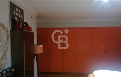 Karşıyaka Bahariye’de Önü Açık, Otoparklı, Çift Balkonlu 3+1 Kiralık Daire