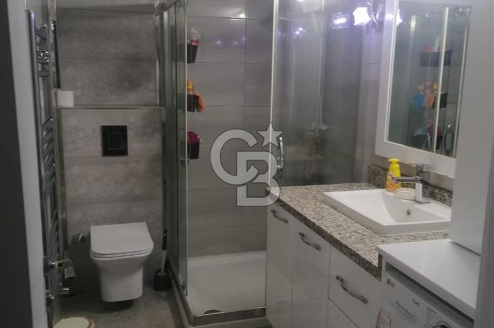Karşıyaka Bahariye’de Önü Açık, Otoparklı, Çift Balkonlu 3+1 Kiralık Daire