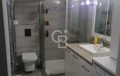 Karşıyaka Bahariye’de Önü Açık, Otoparklı, Çift Balkonlu 3+1 Kiralık Daire