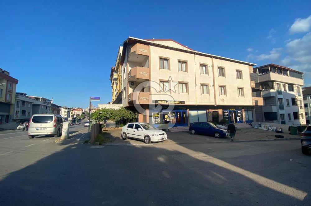 KÖRFEZ'DE ANA CADDEYE CEPHELİ, KÖŞE KONUMDA 4 KATLI KOMPLE BİNA
