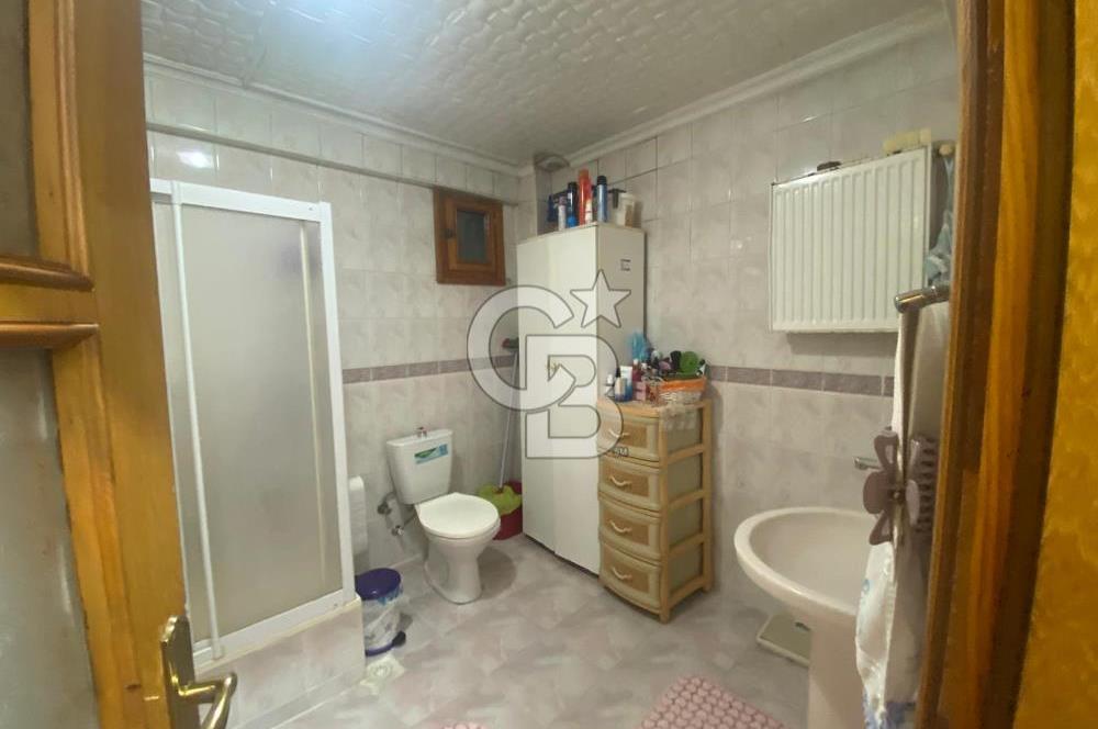 KÖRFEZ'DE ANA CADDEYE CEPHELİ, KÖŞE KONUMDA 4 KATLI KOMPLE BİNA