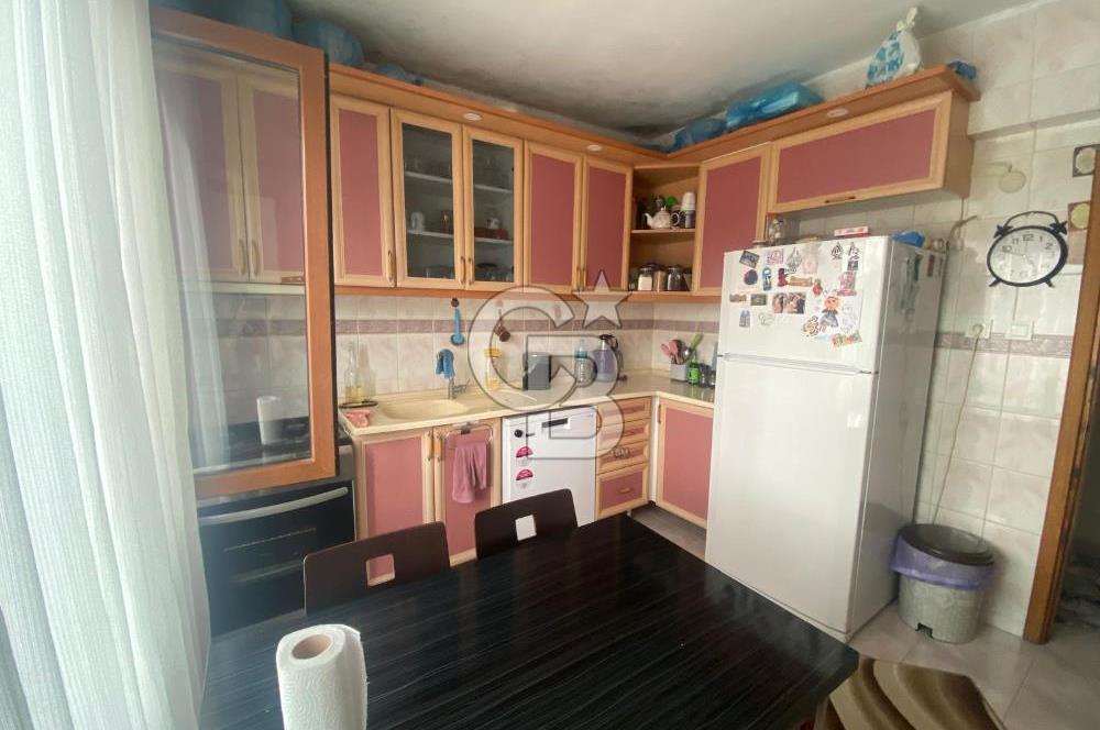 KÖRFEZ'DE ANA CADDEYE CEPHELİ, KÖŞE KONUMDA 4 KATLI KOMPLE BİNA