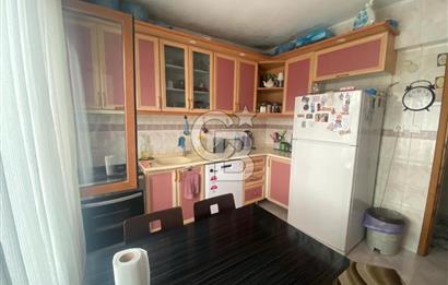 KÖRFEZ'DE ANA CADDEYE CEPHELİ, KÖŞE KONUMDA 4 KATLI KOMPLE BİNA