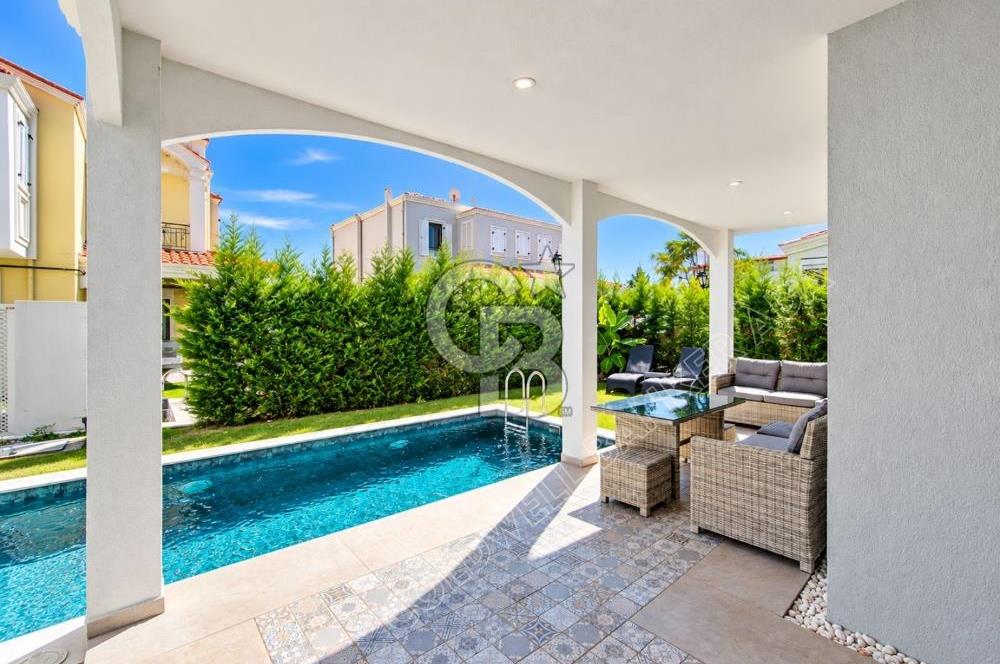 Storia Akdeniz Evleri Sitesinde Eşyalı 3+1 özel havuzlu villa