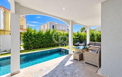 Storia Akdeniz Evleri Sitesinde Eşyalı 3+1 özel havuzlu villa