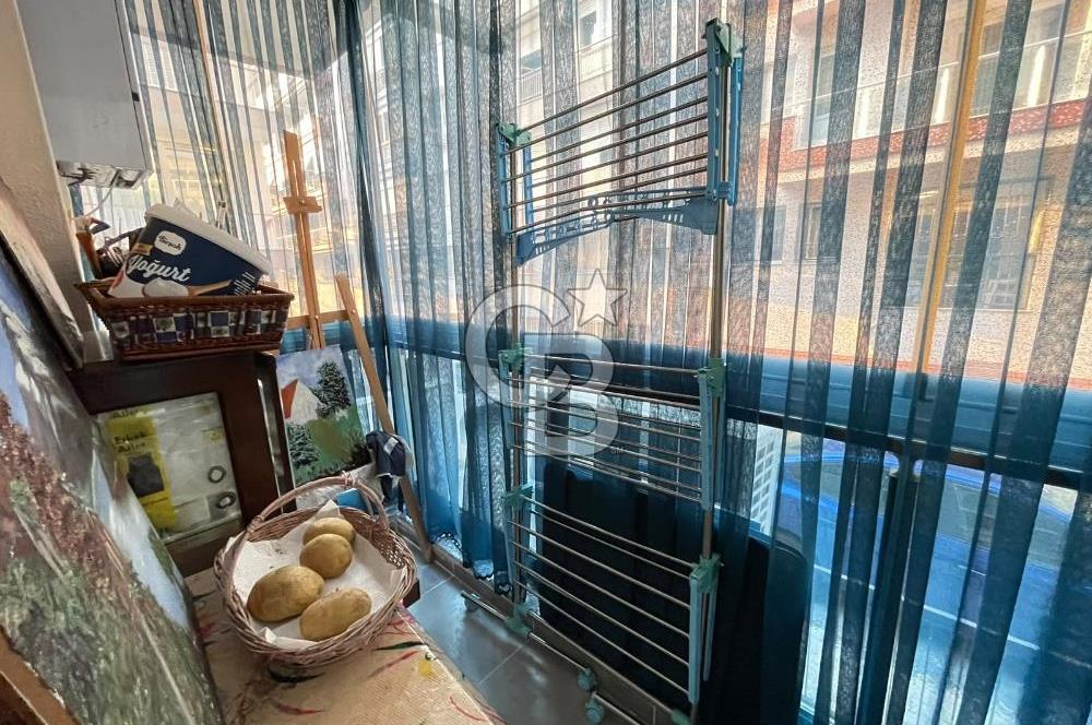 Karşıyaka Yalı Mahallesi'nde 1+1 Geniş Satılık Daire