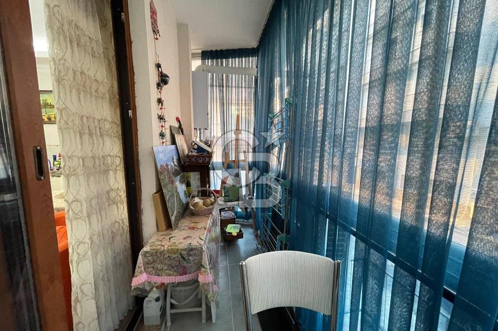 Karşıyaka Yalı Mahallesi'nde 1+1 Geniş Satılık Daire