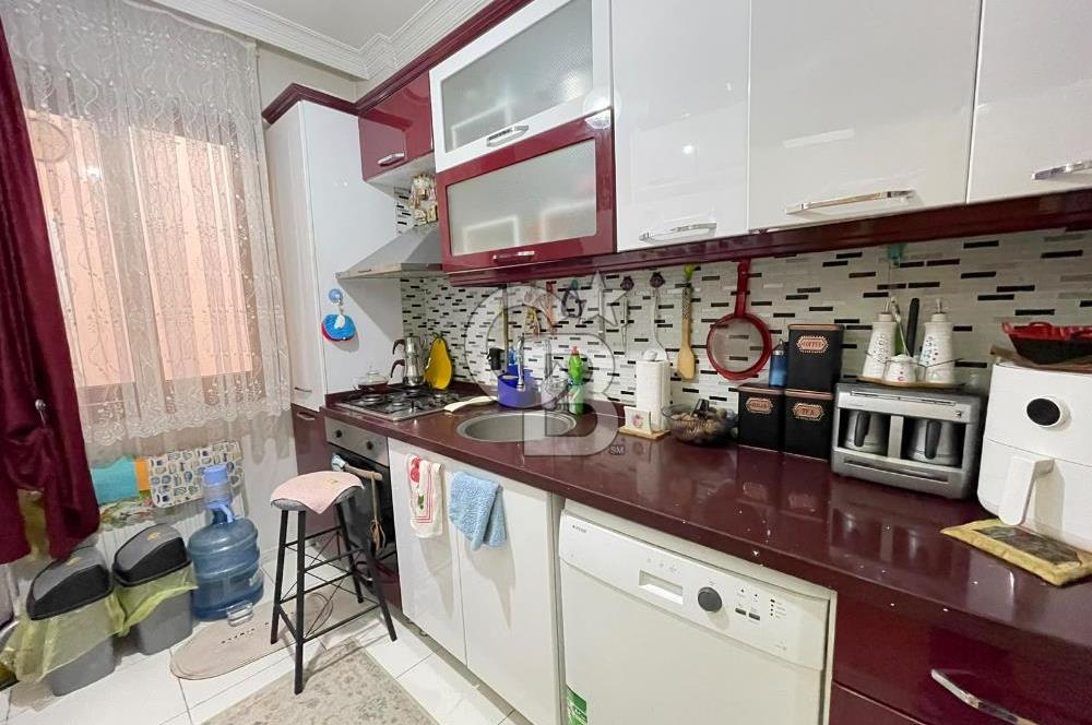 Karşıyaka Yalı Mahallesi'nde 1+1 Geniş Satılık Daire