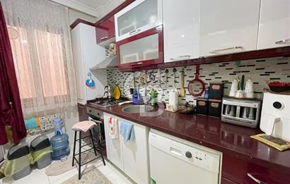 Karşıyaka Yalı Mahallesi'nde 1+1 Geniş Satılık Daire