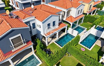 Storia Akdeniz Evleri Sitesinde Eşyalı 3+1 özel havuzlu villa
