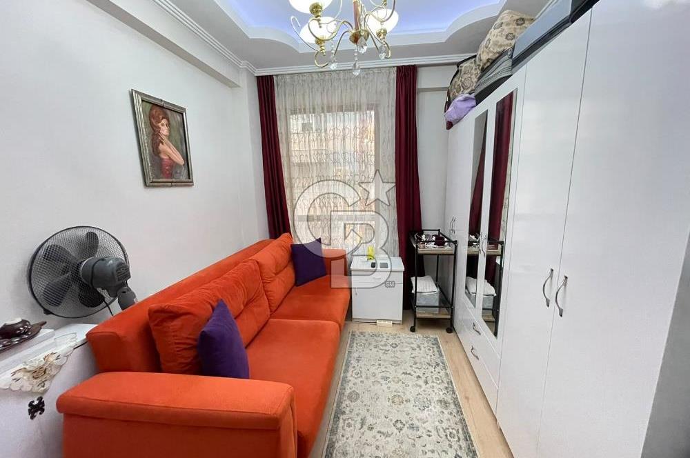 Karşıyaka Yalı Mahallesi'nde 1+1 Geniş Satılık Daire