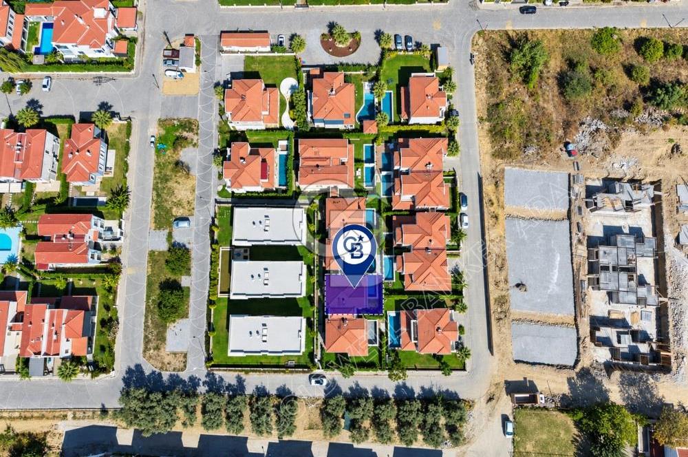 Storia Akdeniz Evleri Sitesinde Eşyalı 3+1 özel havuzlu villa