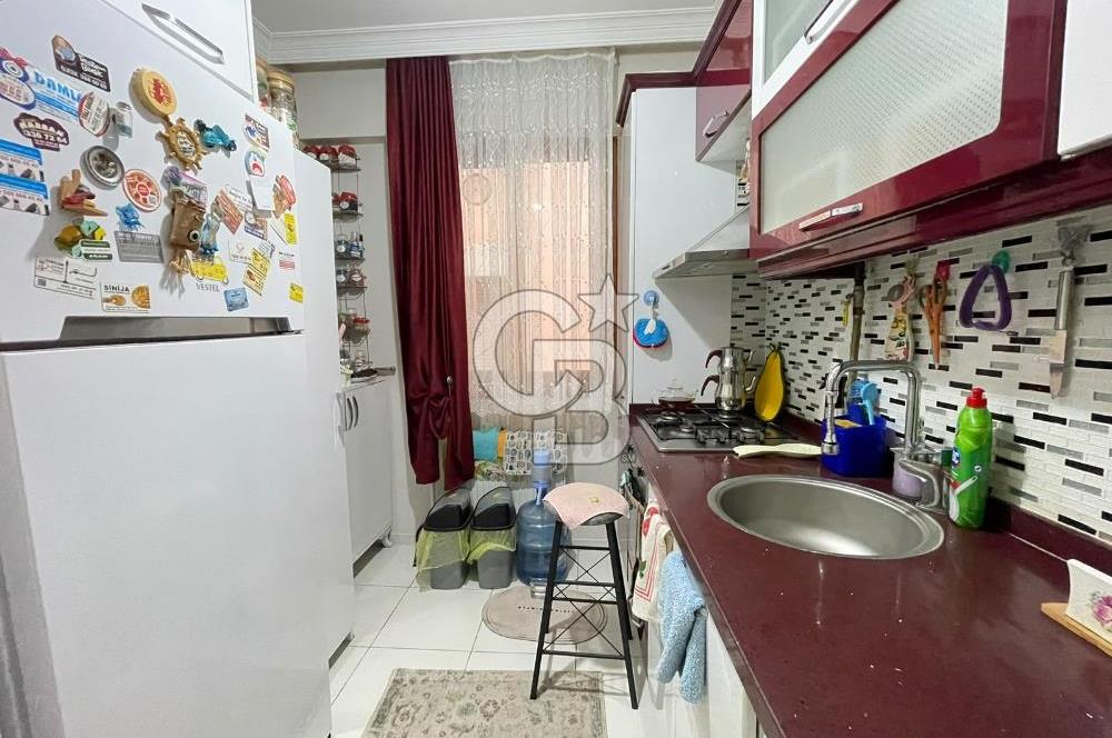 Karşıyaka Yalı Mahallesi'nde 1+1 Geniş Satılık Daire