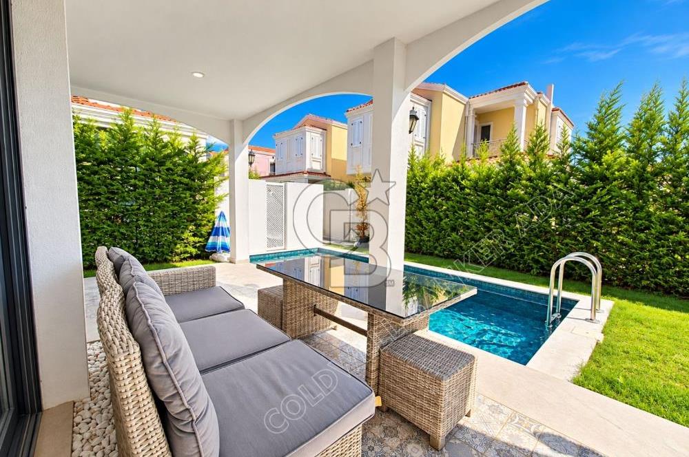 Storia Akdeniz Evleri Sitesinde Eşyalı 3+1 özel havuzlu villa