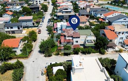 🌊 URLA ATATÜRK MAHALLESİ’NDE DENİZE YAKIN, BAHÇELİ TRİPLEKS MÜSTAKİL EV / VİLLA