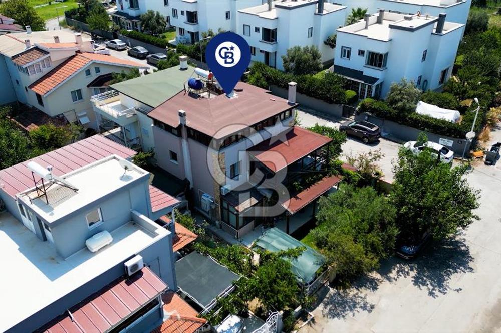 🌊 URLA ATATÜRK MAHALLESİ’NDE DENİZE YAKIN, BAHÇELİ TRİPLEKS MÜSTAKİL EV / VİLLA