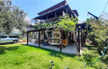 🌊 URLA ATATÜRK MAHALLESİ’NDE DENİZE YAKIN, BAHÇELİ TRİPLEKS MÜSTAKİL EV / VİLLA