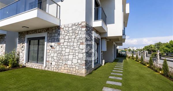 MENDERES COLDWELL BANKER POYRAZDAN KÖŞE KONUM LÜKS 4+1 VİLLA - 376896