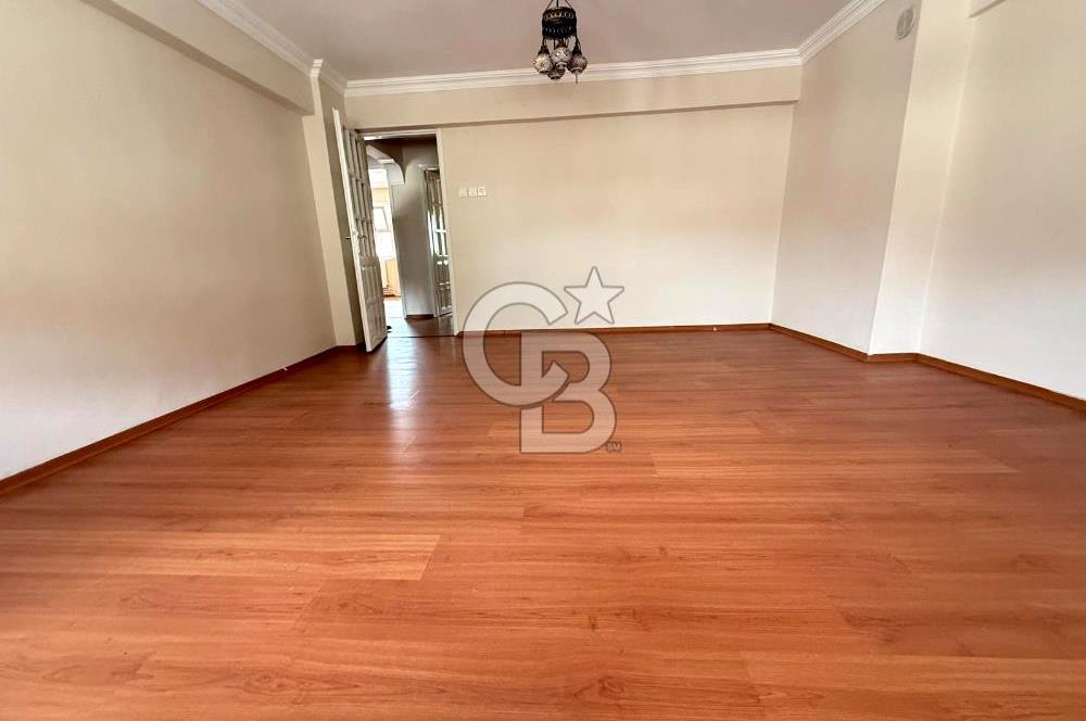 Yunusemre Aynı Ali Mahallesinde Cadde Üzeri Satılık 3+1 Daire