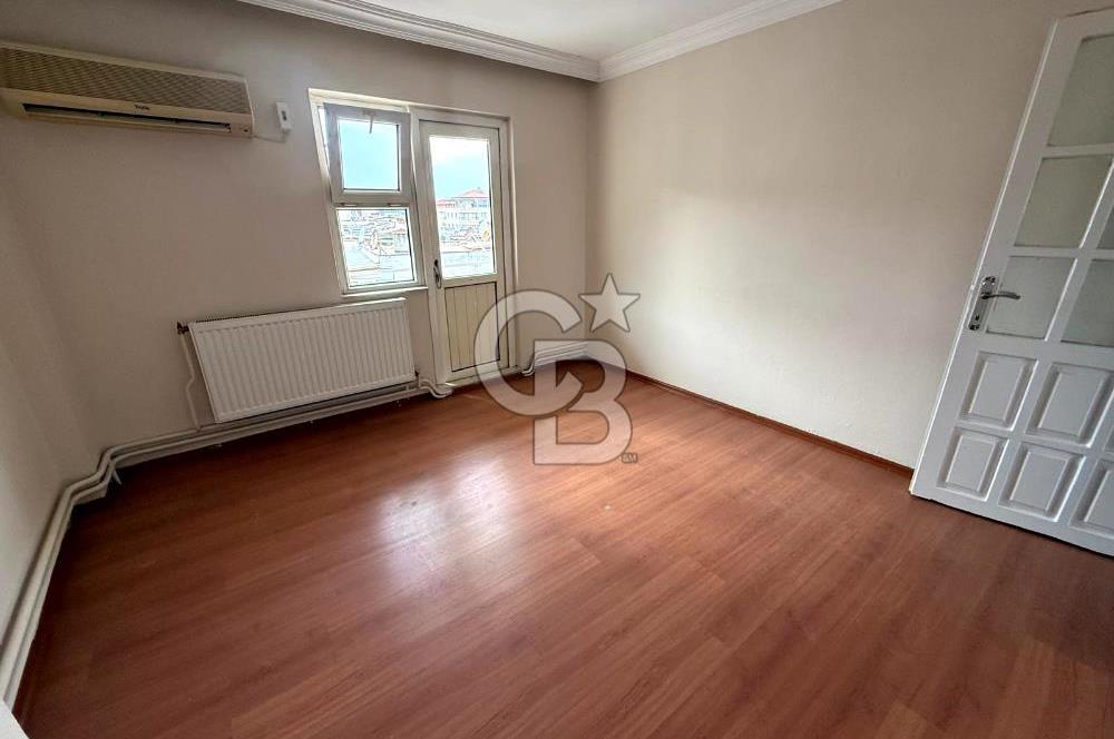 Yunusemre Aynı Ali Mahallesinde Cadde Üzeri Satılık 3+1 Daire