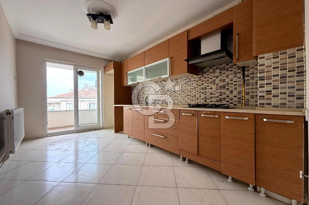 Yunusemre Aynı Ali Mahallesinde Cadde Üzeri Satılık 3+1 Daire