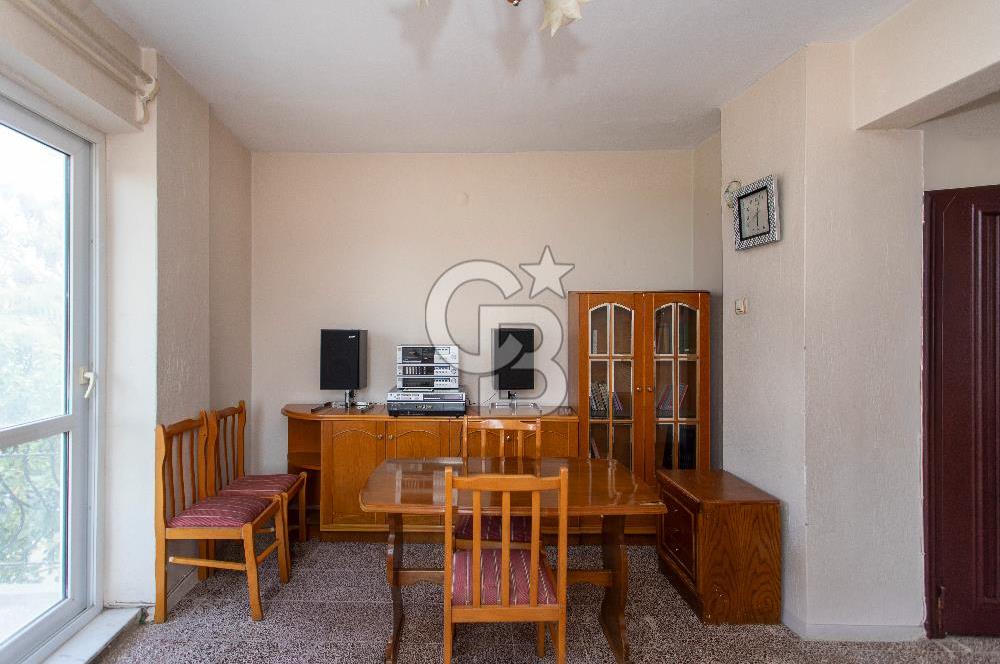 Foça Atatürk Mah. Eşyalı Satılık 2+1 Daire