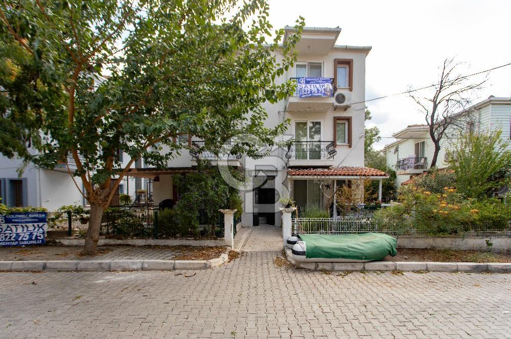 Foça Atatürk Mah. Eşyalı Satılık 2+1 Daire