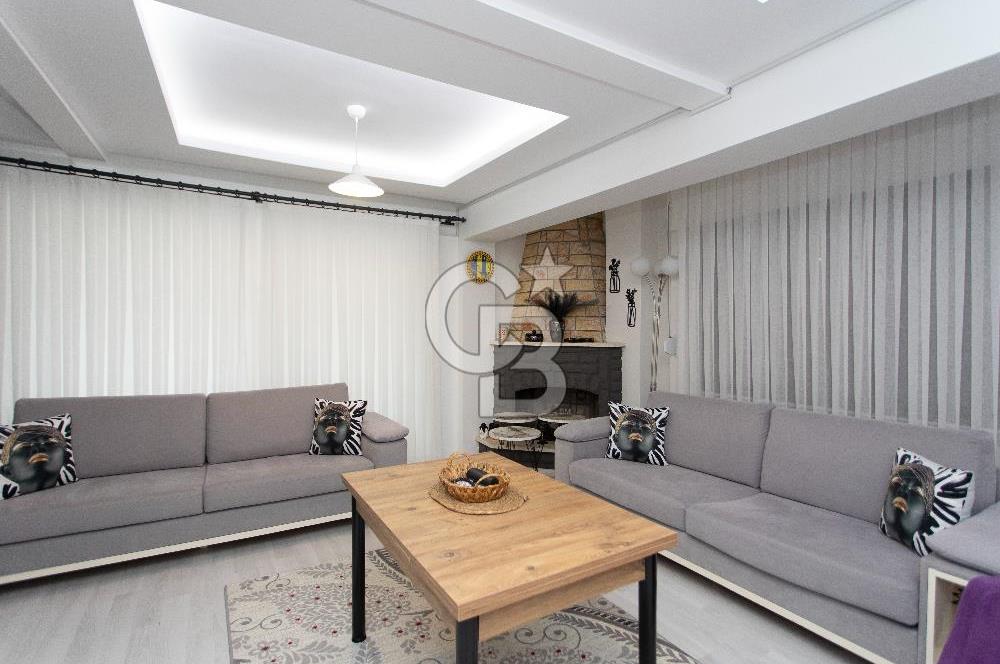 Yenifoça'da Satılık Havuzlu 3 Daireli Komple Bina