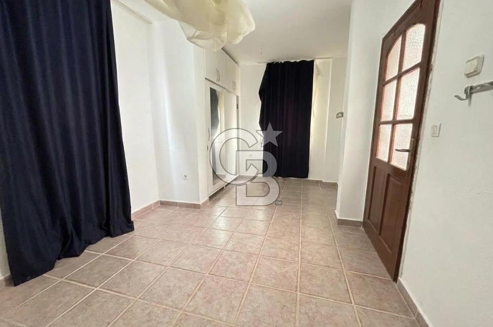 FOÇA'DA DENİZ VE DOĞA MANZARALI, 580 M2 BAHÇELİ, MÜSTAKİL EV