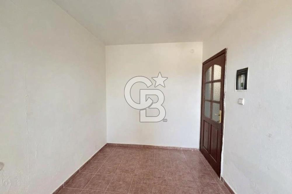 FOÇA'DA DENİZ VE DOĞA MANZARALI, 580 M2 BAHÇELİ, MÜSTAKİL EV